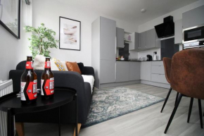 Modern 2 bedroom apartment - Central Location!